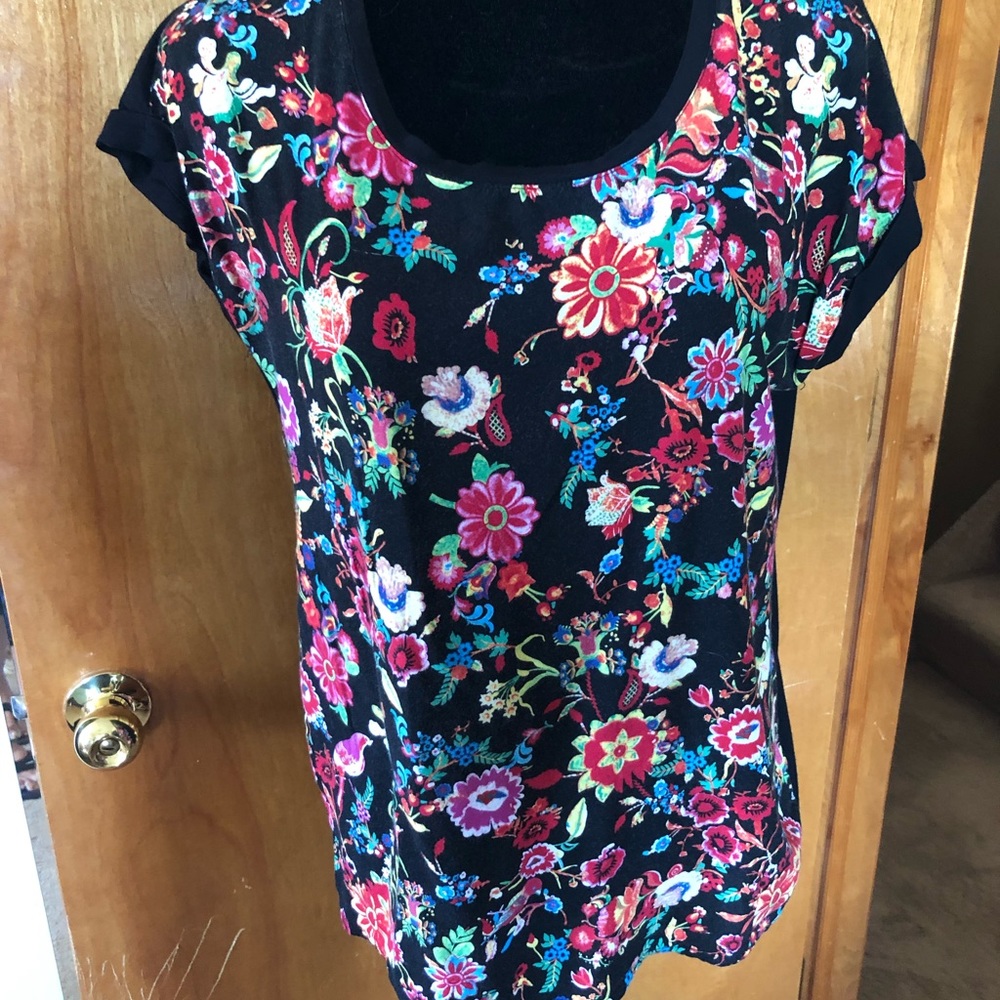 Fun Women’s Short Sleeve Blouse